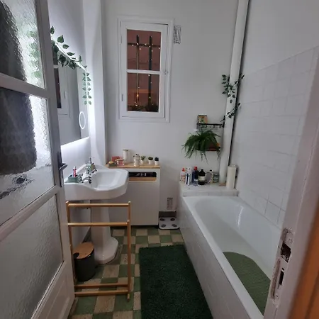 Charmant 70 M2 Coeur De Lägenhet *